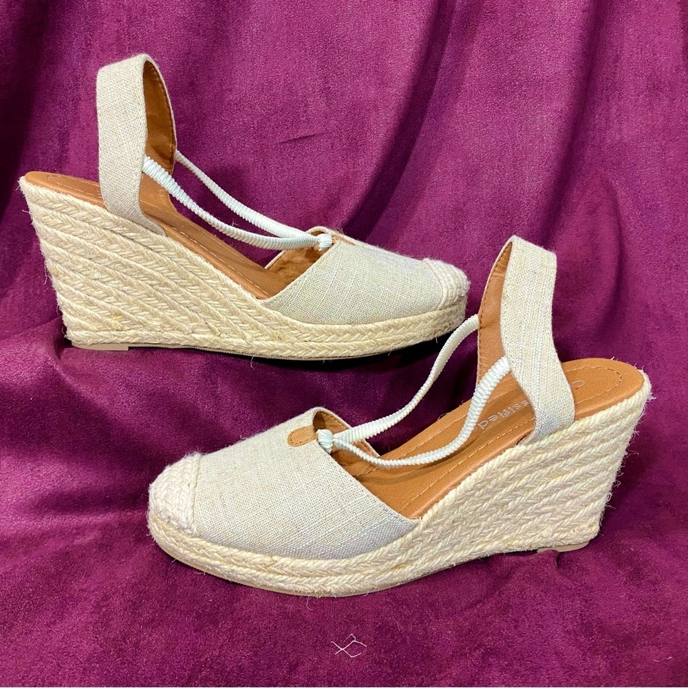 Espadrille Rope closed toe detail, soft interior by City Classified Like New 7.5